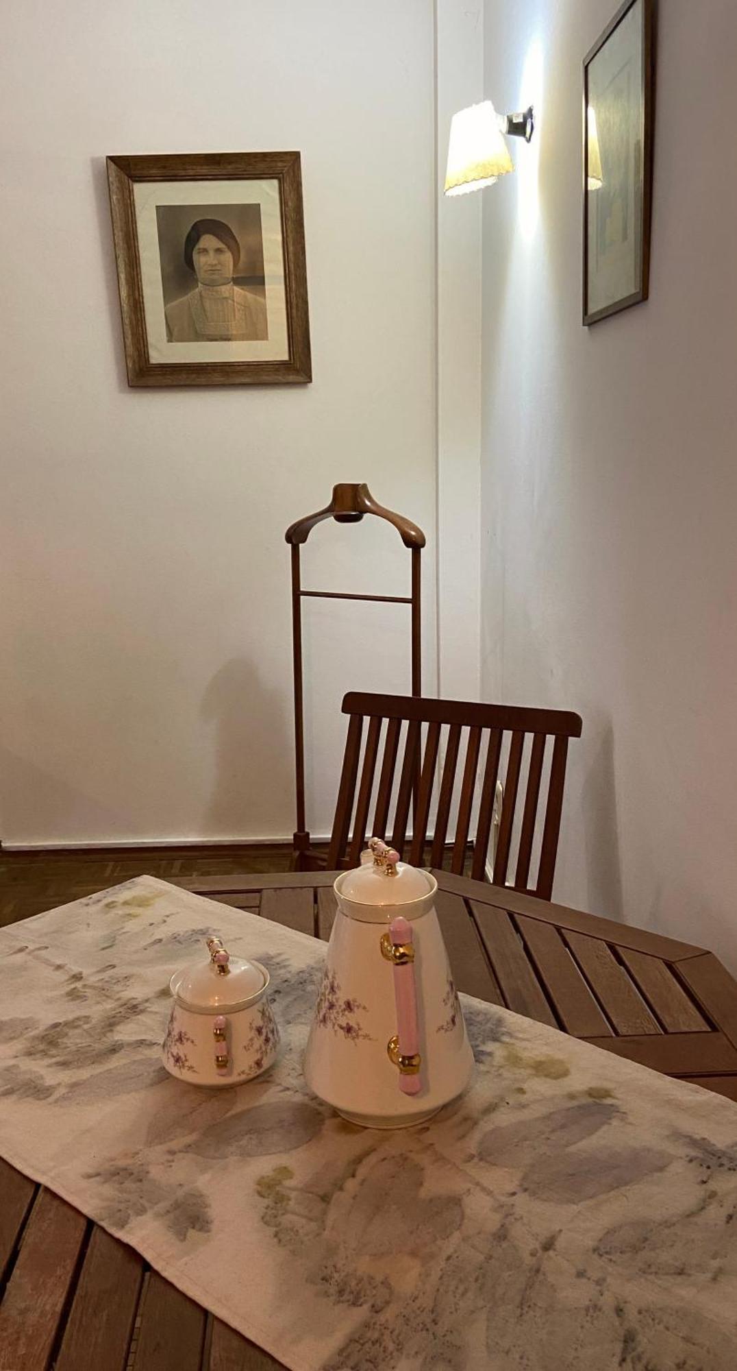 Vintage - Encanto En Casco Historico Montevideo