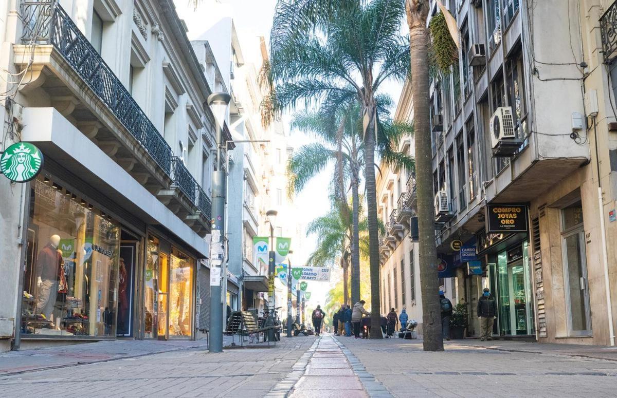 Vintage - Encanto En Casco Historico * Montevideo